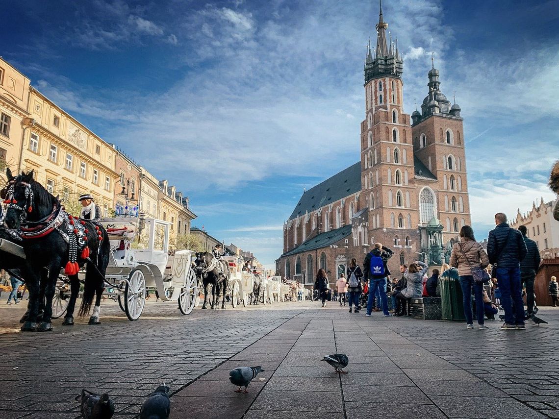 22-latka w centrum Krakowa obraziła obywatela Mali. To znieważenie rasowe, więc grozi jej więzienie