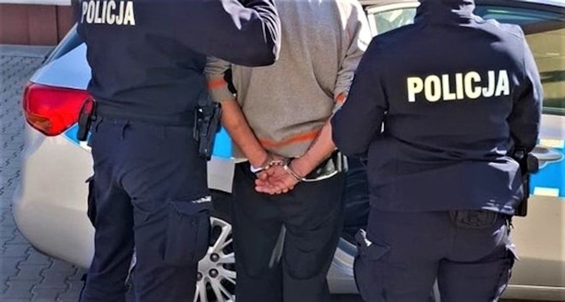 23-latek napadł z nożem na własną matkę. Policjanci zatrzymali go po pieszym pościgu