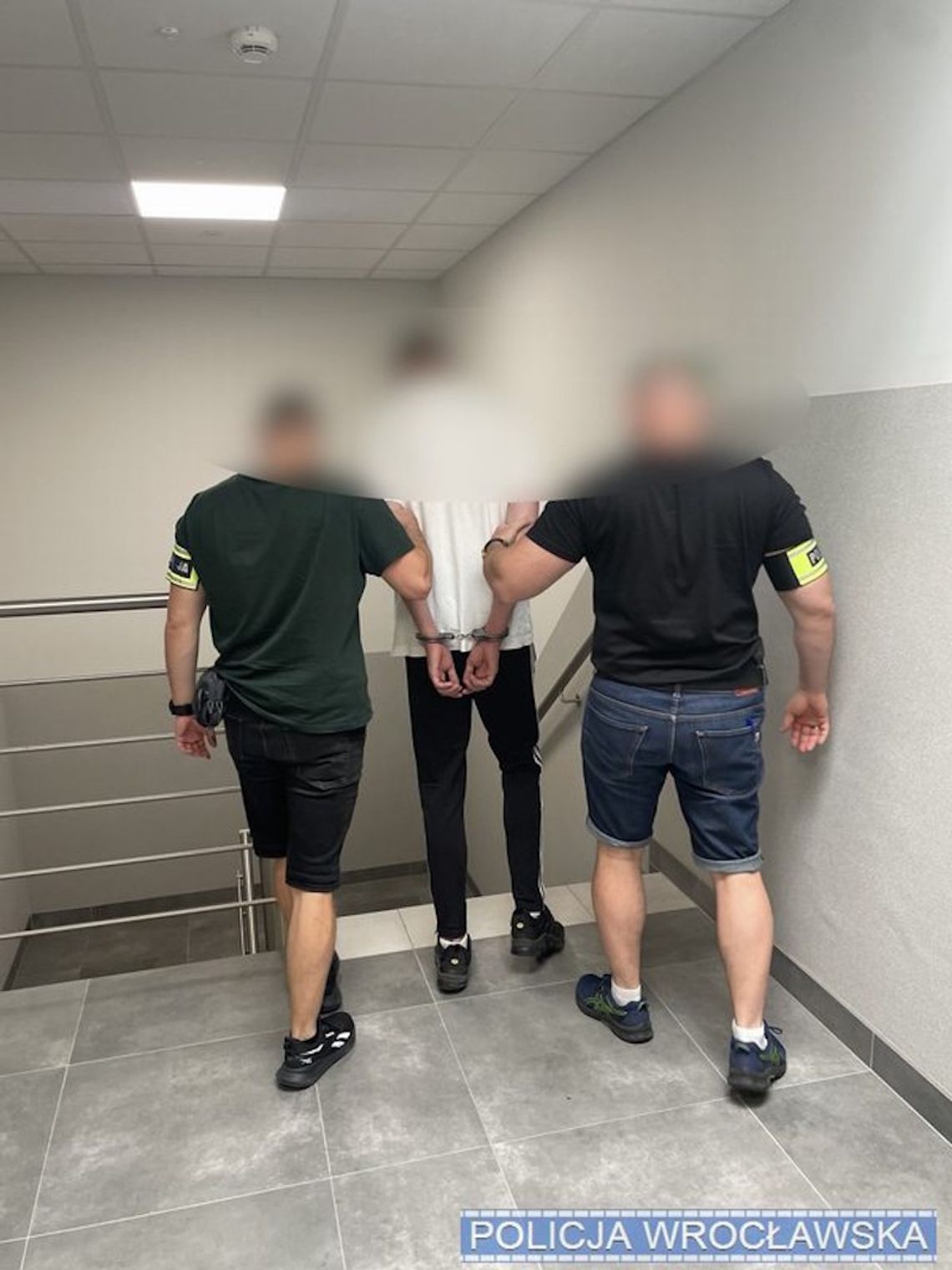 23-latek usłyszał wschodni akcent i zaatakował taksówkarza. Uderzył go butelką w głowę 23-latek usłyszał wschodni akcent i zaatakował taksówkarza. Uderzył go butelką w głowę