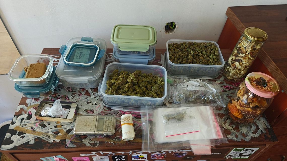 24-latek przechowywał narkotyki w lodówce. Po nalocie policji został aresztowany na trzy miesiące 24-latek przechowywał narkotyki w lodówce. Po nalocie policji został aresztowany na trzy miesiące