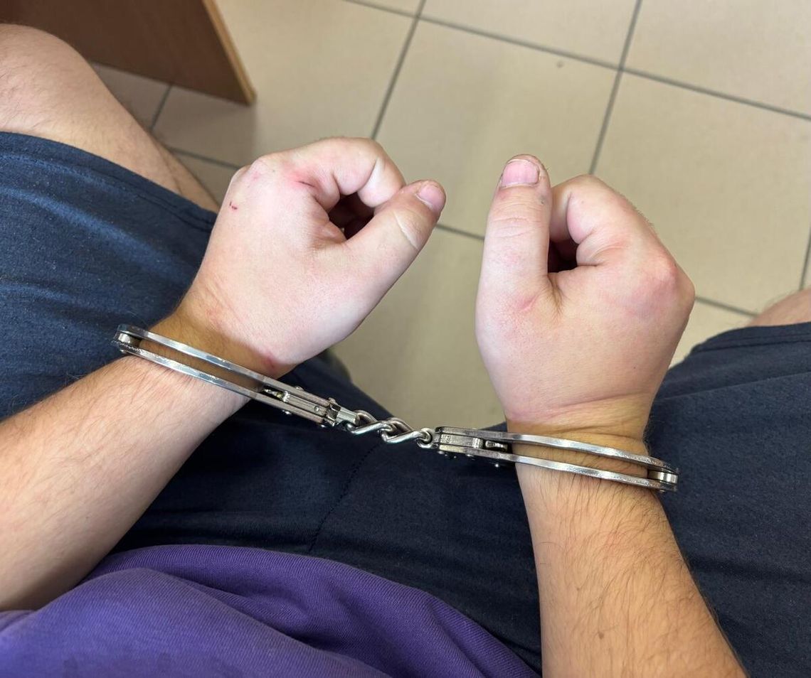24-latek terroryzował rodzinę. Przez lata bił dziadków i rodziców, w końcu trafił za kraty 24-latek terroryzował rodzinę. Przez lata bił dziadków i rodziców, w końcu trafił za kraty