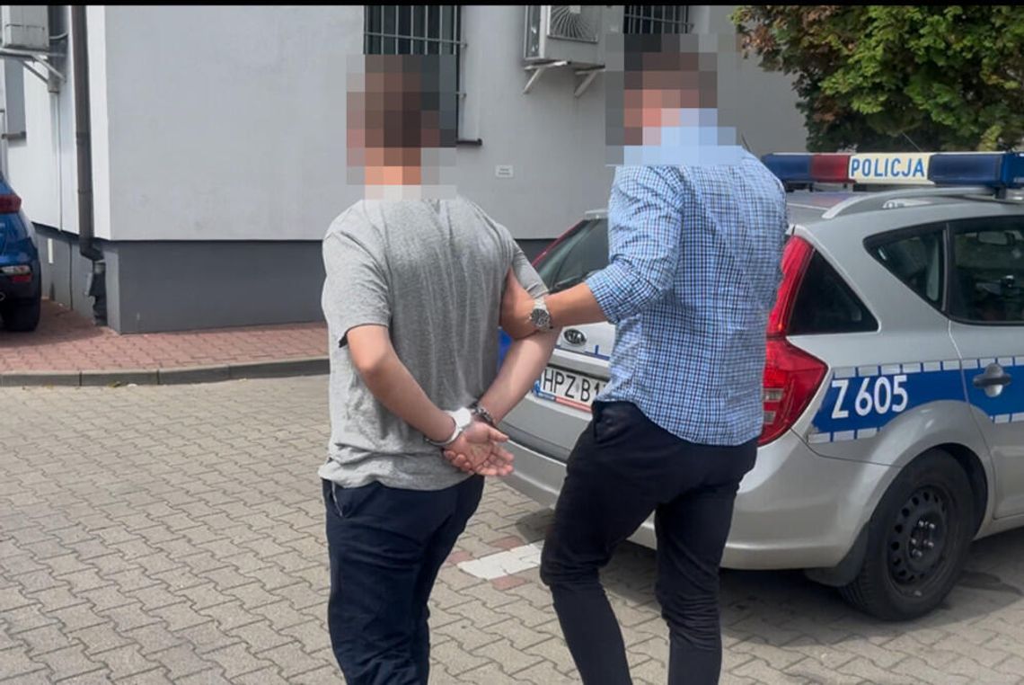 24-latek tworzył w internecie fikcyjne konta i nagabywał dzieci. Uwiódł i wykorzystał 15-latkę 24-latek tworzył w internecie fikcyjne konta i nagabywał dzieci. Uwiódł i wykorzystał 15-latkę