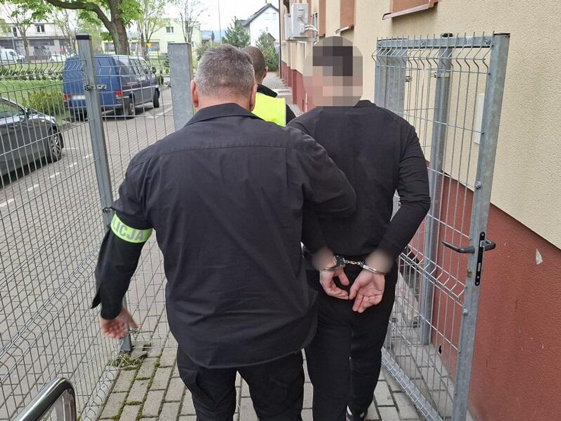 26-latek udając kobietę uwodził mężczyzn na portalu randkowym, a potem szantażem wymuszał pieniądze