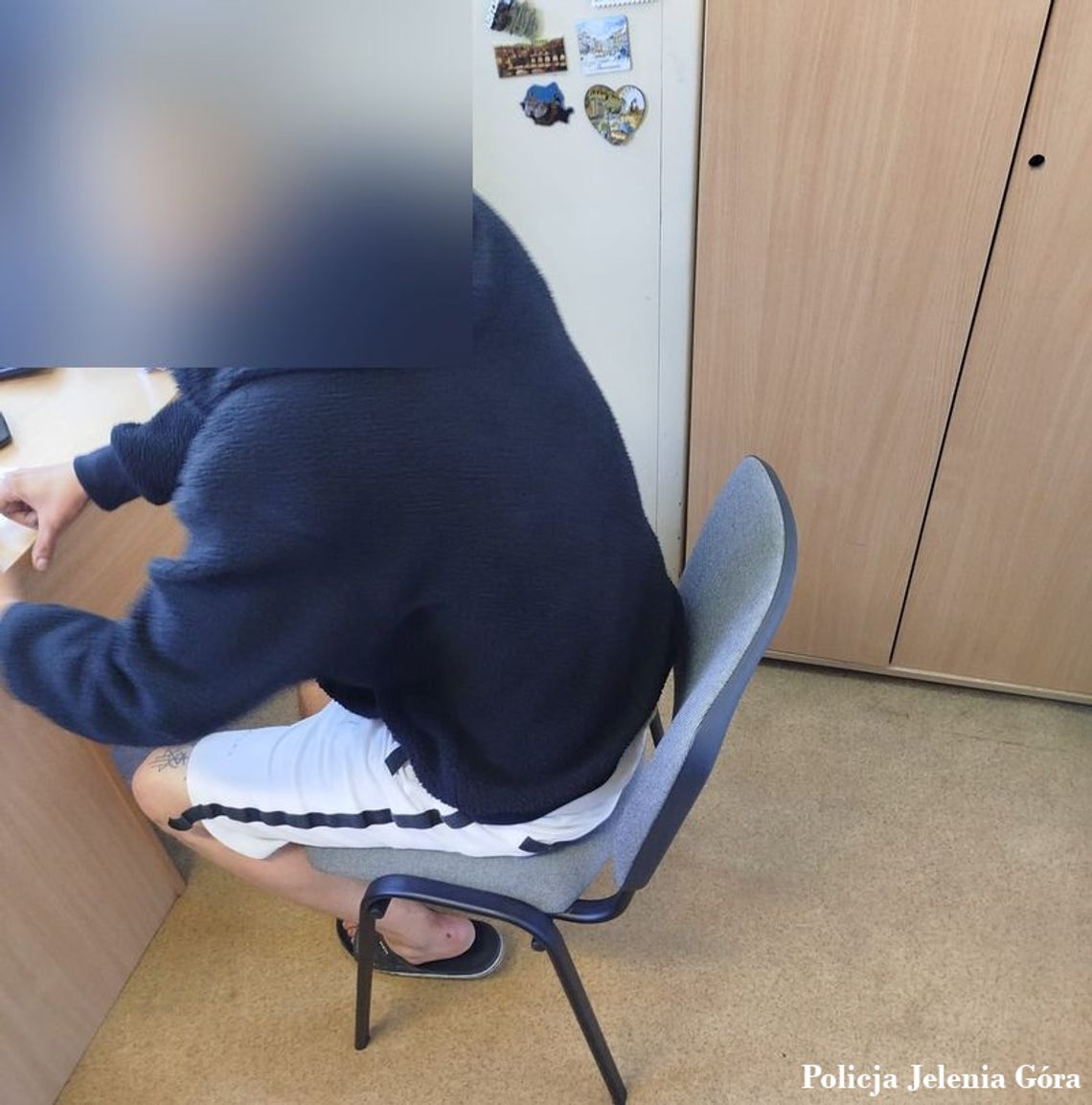 26-latek ukradł mamie telefon i robił nim zakupy. W dwa dni wykonał 34 transakcje 26-latek ukradł mamie telefon i robił nim zakupy. W dwa dni wykonał 34 transakcje