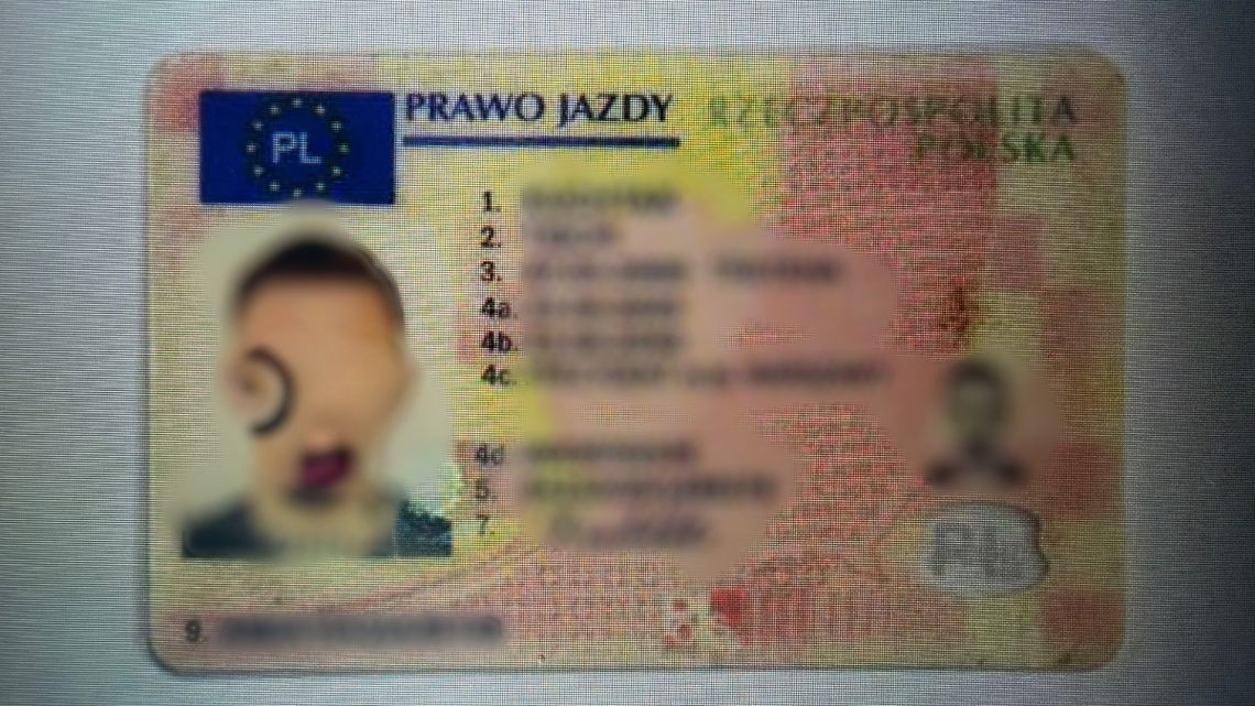 26-letni Słowak miał prawo jazdy z cudzym numerem PESEL. Kupił je przez internet za 2500 euro
