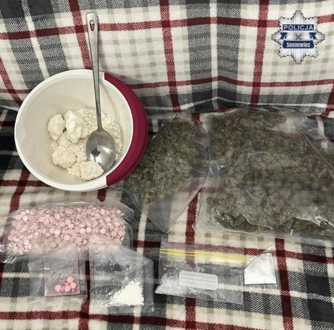 27-latek miał blisko 4 kilogramy narkotyków. Po akcji kryminalnych został tymczasowo aresztowany