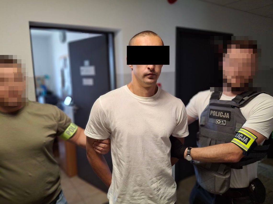 27-latek seryjnym włamywaczem. Ma na koncie ponad 60 akcji. Obrabiał głównie paczkomaty i domy w budowie