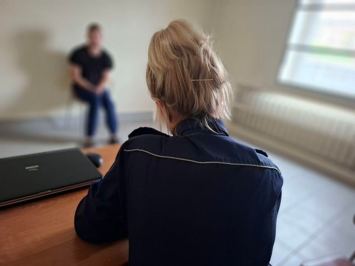 27-letni przemocowiec złamał zakaz zbliżania i zaatakował byłą dziewczynę w pracy 27-letni przemocowiec złamał zakaz zbliżania i zaatakował byłą dziewczynę w pracy