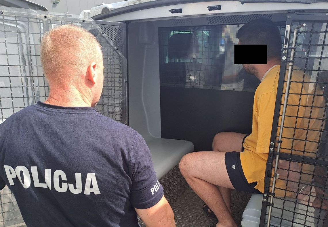 28-latek od trzech lat znęcał się nad swoją rodziną. W końcu nie wytrzymali i powiadomili policję