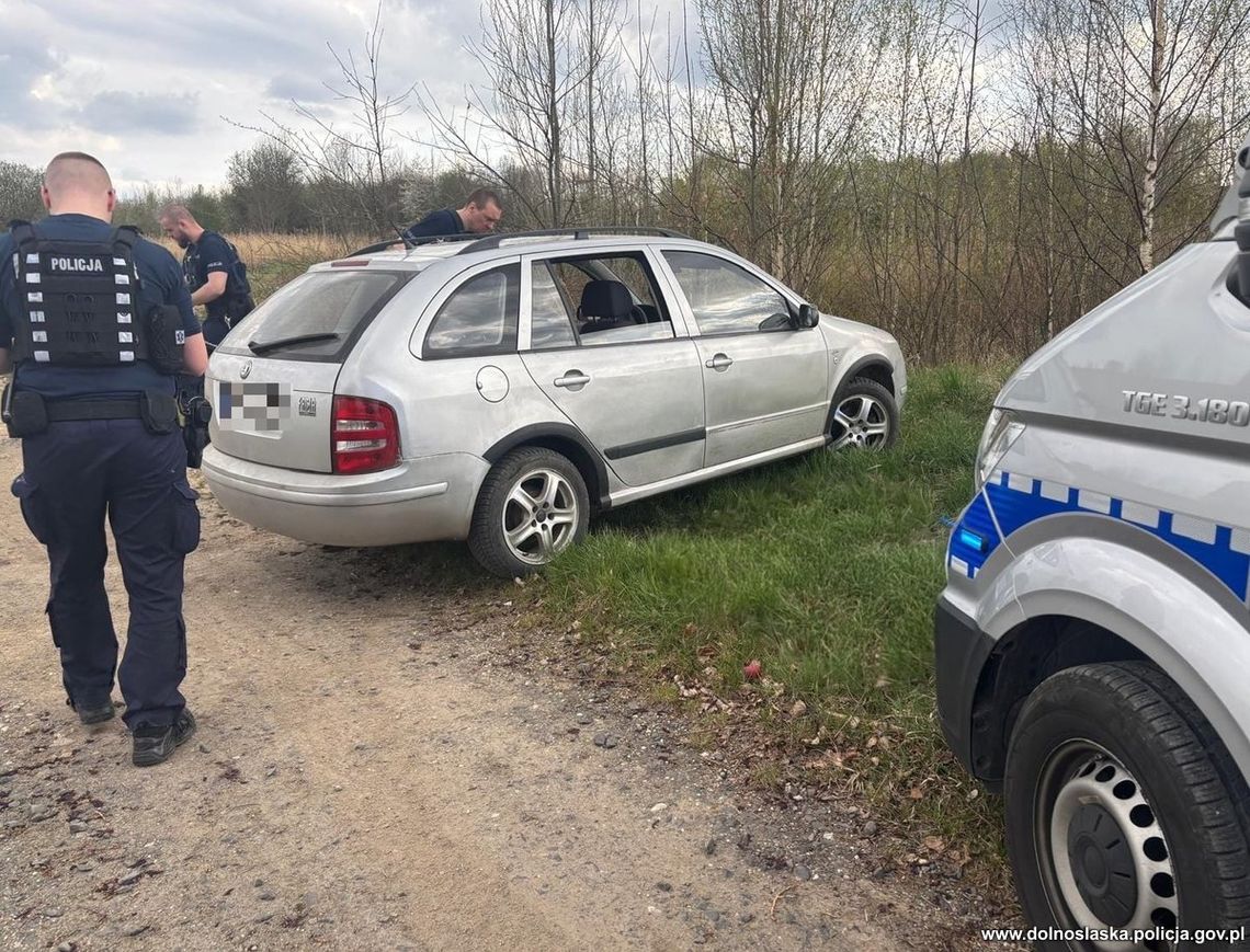 28-latek w skodzie próbował uciec policji. Ma już 9 zakazów kierowania i nie chciał 10