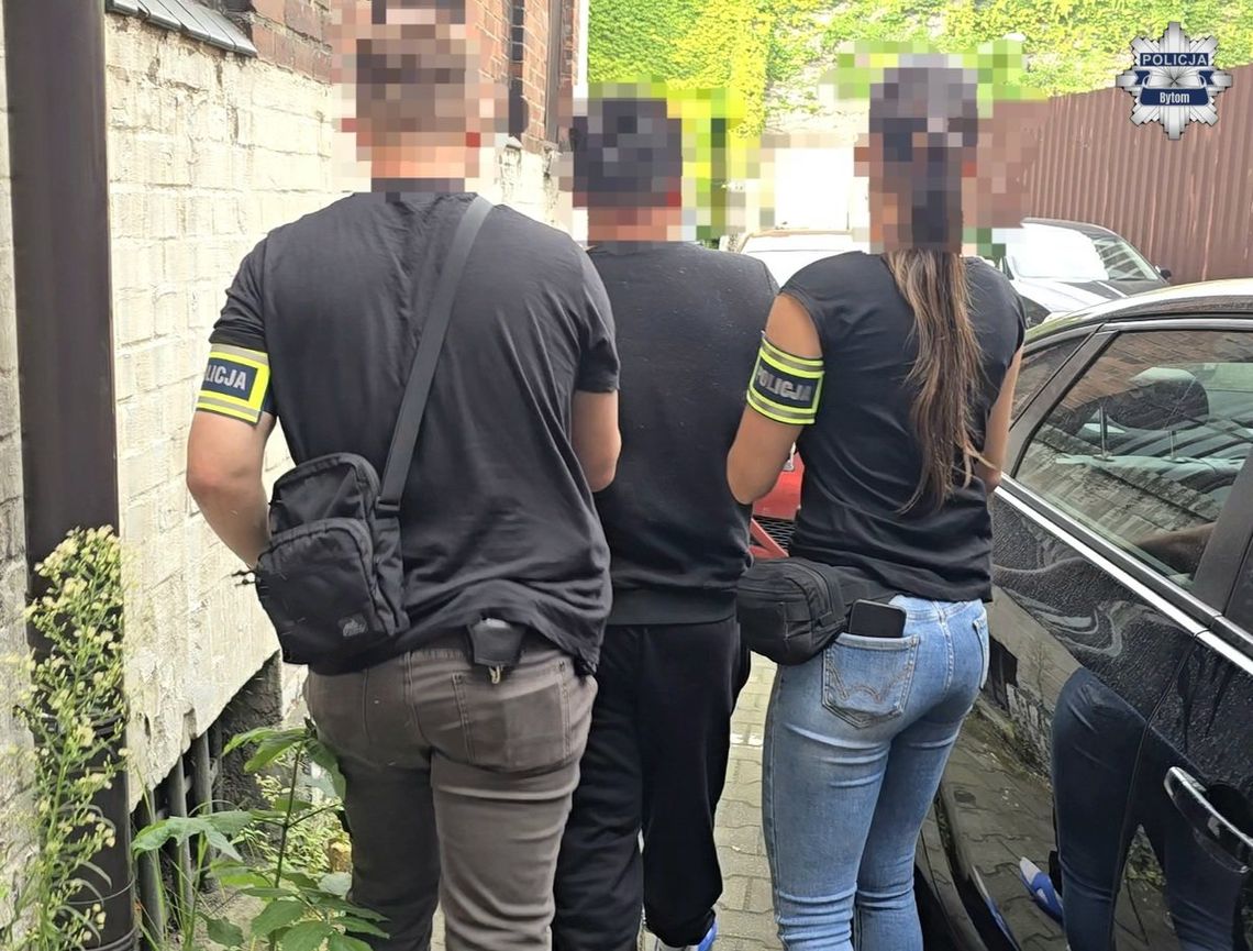 29-latek brutalnie pobity i okradziony na oczach kobiety. Napadli go dwaj agresywni 19-latkowie