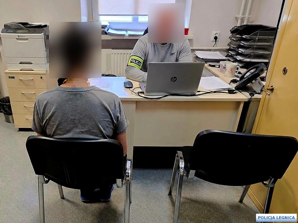 29-latka z małym dzieckiem przewracała się na ulicy. Była tak pijana