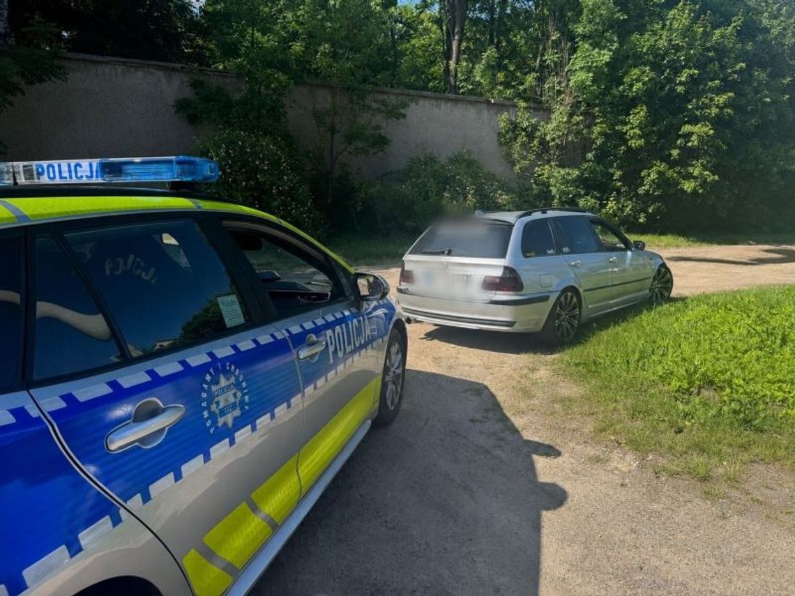 30-latek driftował na skrzyżowaniu. Trafił na patrol drogówki i stracił prawo jazdy 30-latek driftował na skrzyżowaniu. Trafił na patrol drogówki i stracił prawo jazdy