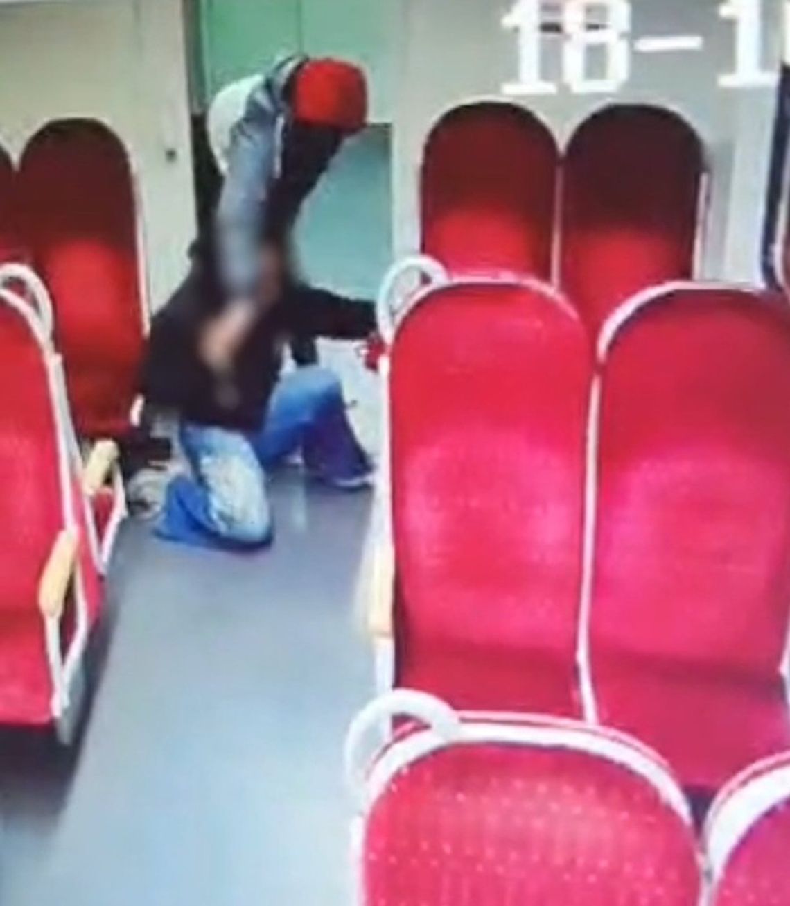 30-letni recydywista zatrzymany za napaść w nocnym pociągu. Zaatakował 17-letnią Ukrainkę 30-letni recydywista zatrzymany za napaść w nocnym pociągu. Zaatakował 17-letnią Ukrainkę