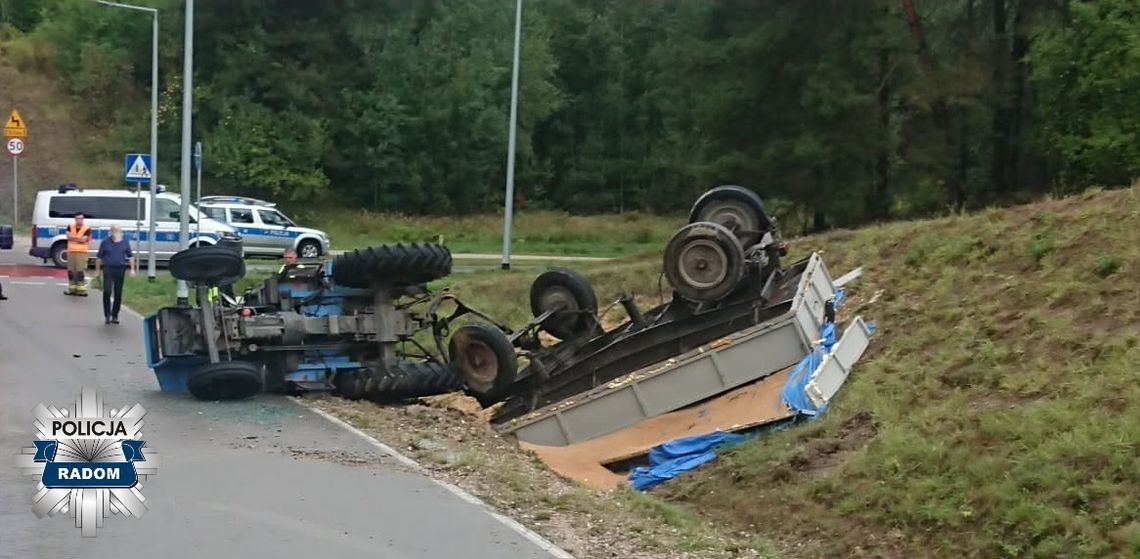 32-latek stracił panowanie nad ciągnikiem i wjechał do rowu. W wypadku zginął 37-letni pasażer