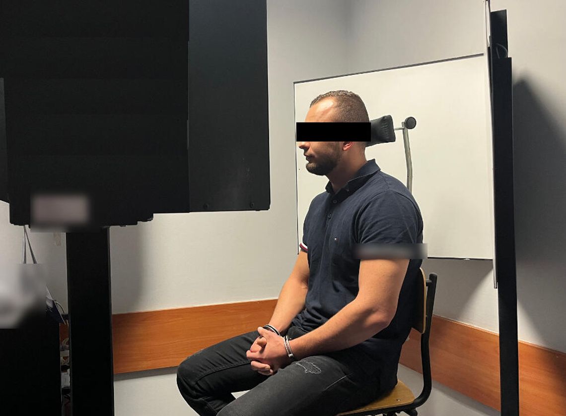 33-latek okradał sklepy odzieżowe w galerii. Interesowały go markowe ubrania i buty