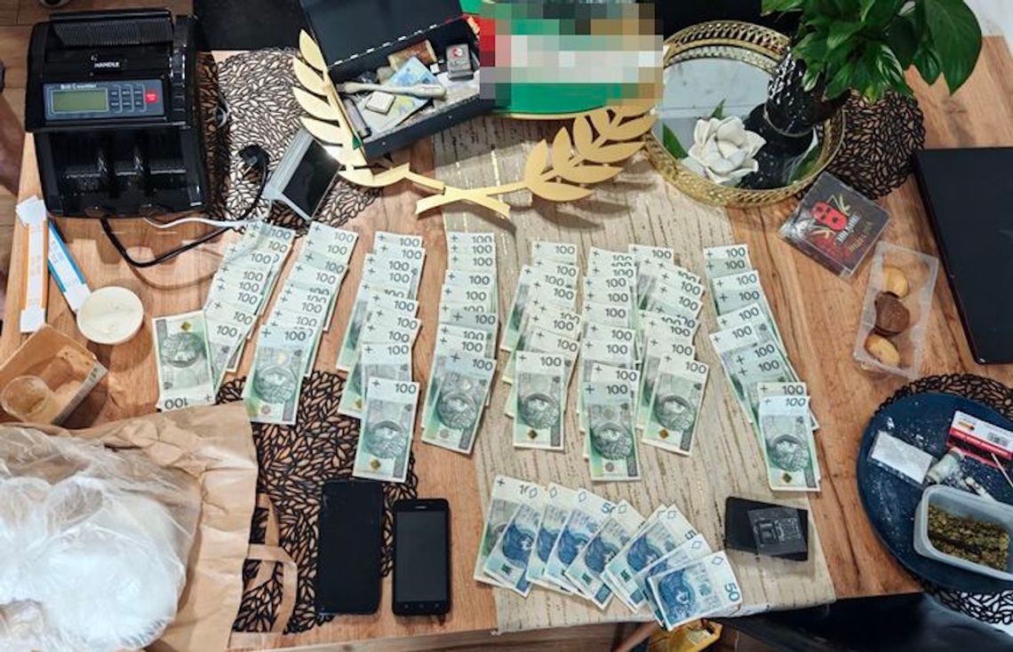 33-latek przygotowywał narkotyki do sprzedaży. Policjanci przejęli 4 kg towaru