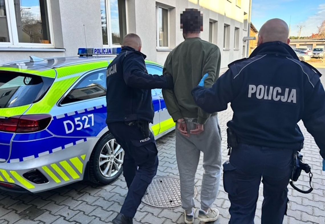 33-latek wrzucił do sieci filmik z groźbami pod adresem policjantów. Nagranie wykryli śledczy z CBZC 33-latek wrzucił do sieci filmik z groźbami pod adresem policjantów. Nagranie wykryli śledczy z CBZC