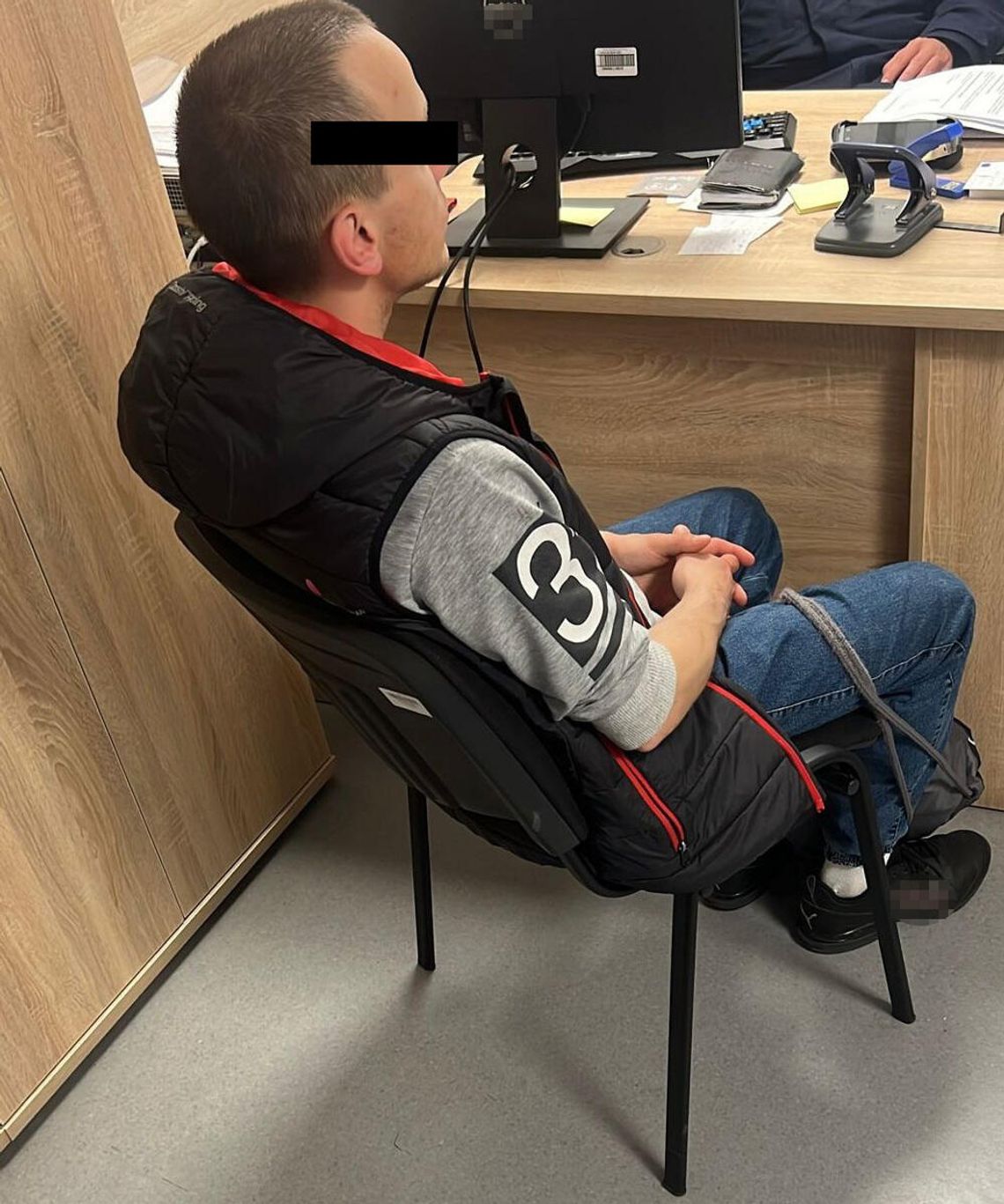 33-latek zatrzymany na własne życzenie. Pił piwo na chodniku, w kieszeniach miał narkotyki 33-latek zatrzymany na własne życzenie. Pił piwo na chodniku, w kieszeniach miał narkotyki