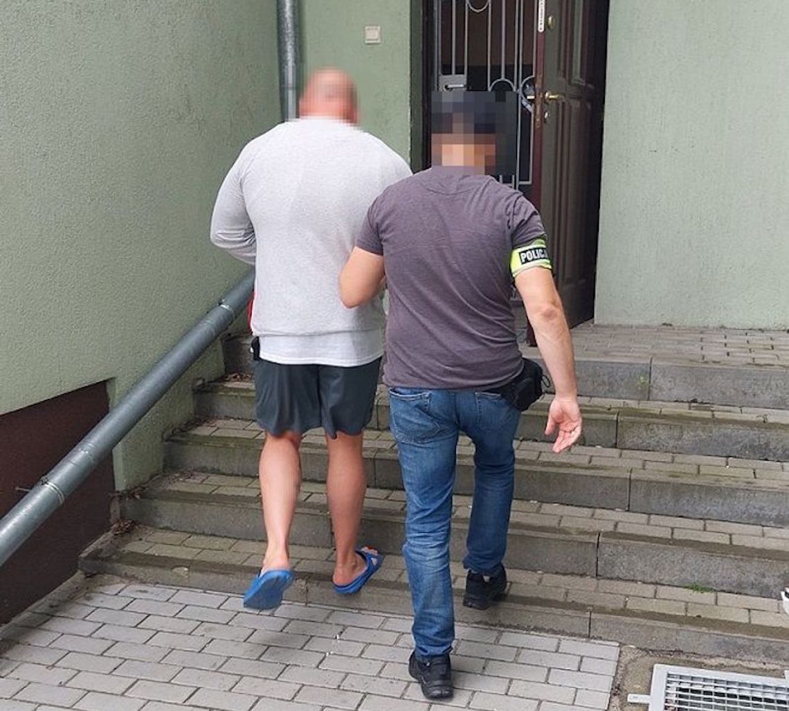 33-latek zatrzymany za duże ilości narkotyków i... kradzieże kosmetyków. Grozi mu 15 lat więzienia