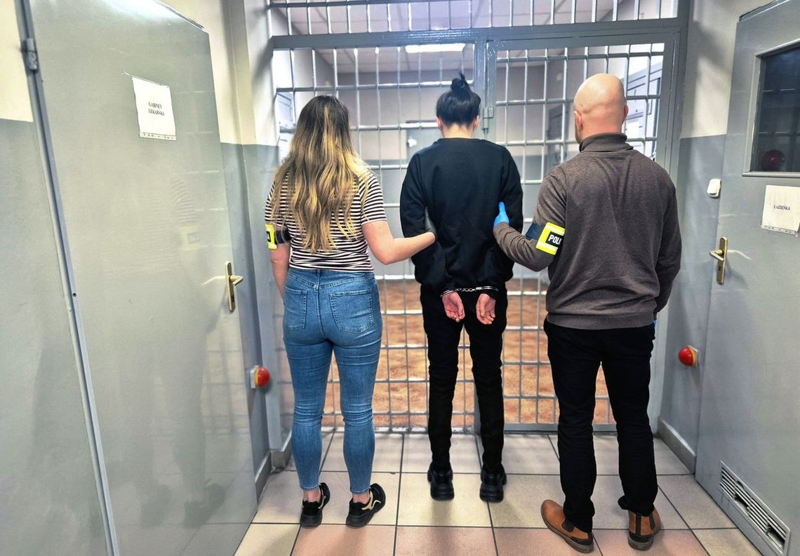 34-latka miała patent na darmową flaszkę. Zostawiła w sklepie pustą butelkę, a zabrała pełną