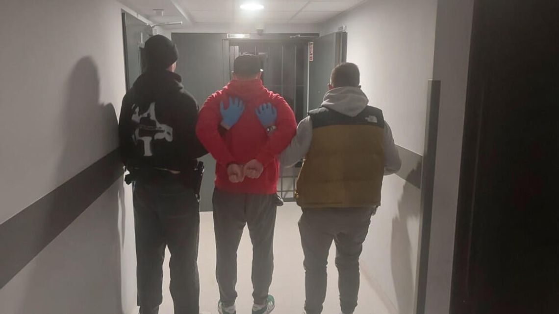 34-letni Ukrainiec zatrzymany z narkotykami i fałszywą tożsamością. Wpadł, bo sam się naćpał 34-letni Ukrainiec zatrzymany z narkotykami i fałszywą tożsamością. Wpadł, bo sam się naćpał