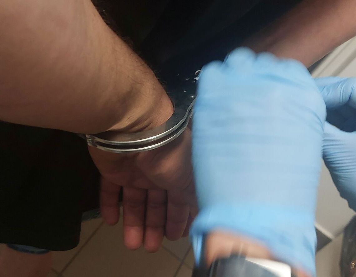 35-latek odpowie za usiłowanie zabójstwa syna konkubiny. Dźgnął 23-latka nożem w klatkę piersiową