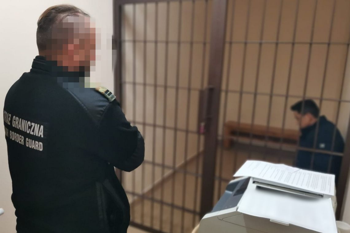 35-latek warunkowo zwolniony po karze za usiłowanie zabójstwa. Straż Graniczna wydaliła go z Polski 35-latek warunkowo zwolniony po karze za usiłowanie zabójstwa. Straż Graniczna wydaliła go z Polski
