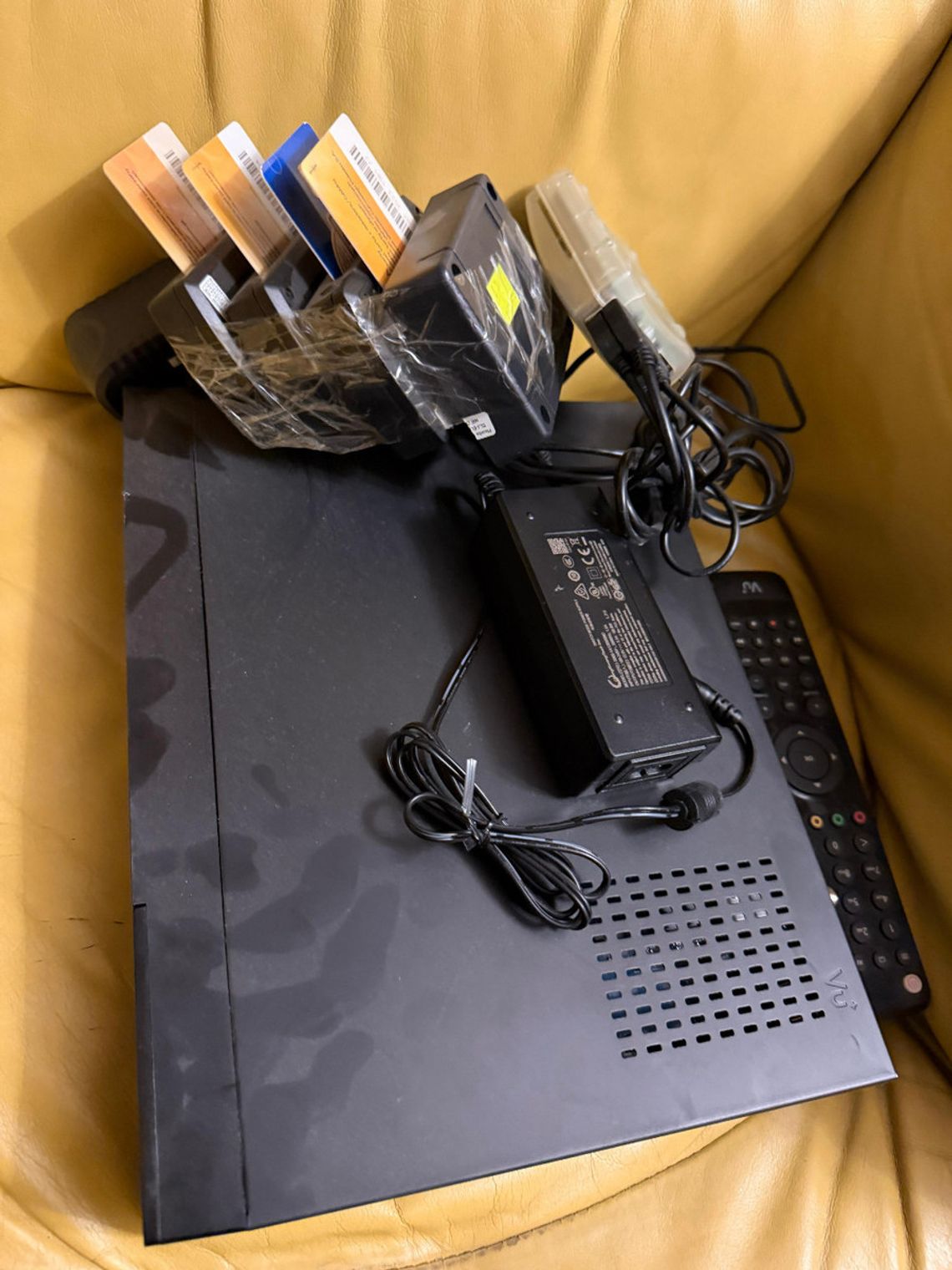 35-latek zatrzymany za sharing. Mężczyzna nielegalnie udostępniał sygnał płatnych kanałów TV 35-latek zatrzymany za sharing. Mężczyzna nielegalnie udostępniał sygnał płatnych kanałów TV