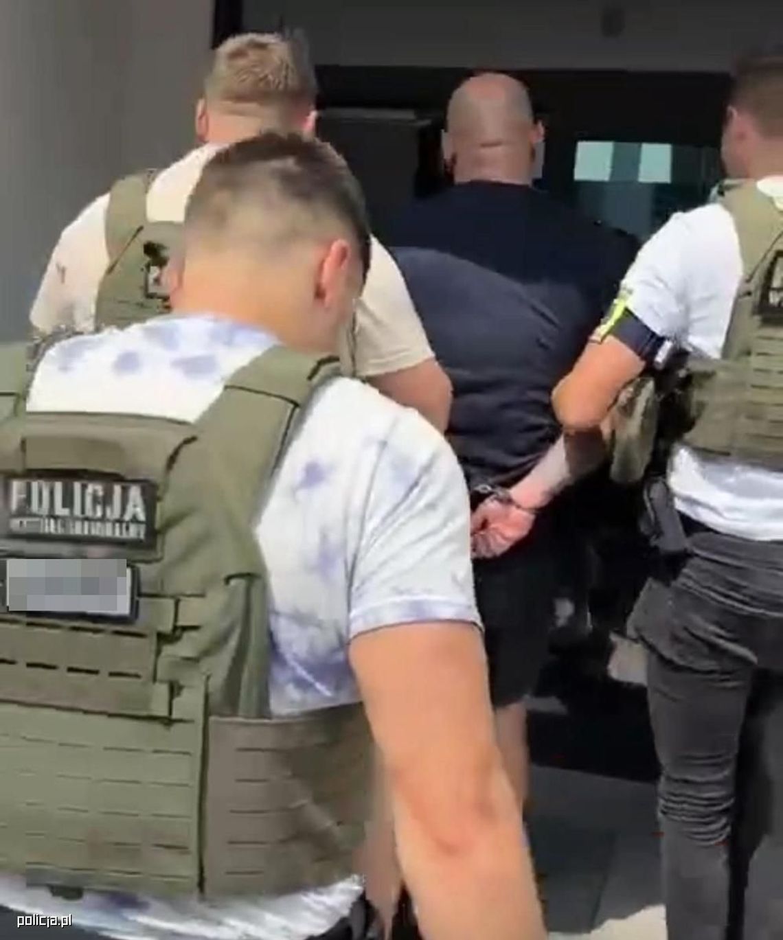 36-latek ścigany za udział w grupie zbrojnej zatrzymany. Czeka go 8,5 roku więzienia 36-latek ścigany za udział w grupie zbrojnej zatrzymany. Czeka go 8,5 roku więzienia