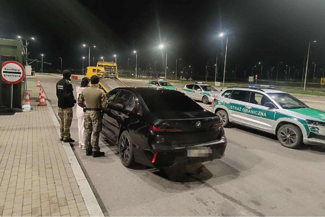 38-latka zatrzymana na granicy. Próbowała wyjechać na Litwę kradzionym BMW za 300 tys. zł 38-latka zatrzymana na granicy. Próbowała wyjechać na Litwę kradzionym BMW za 300 tys. zł
