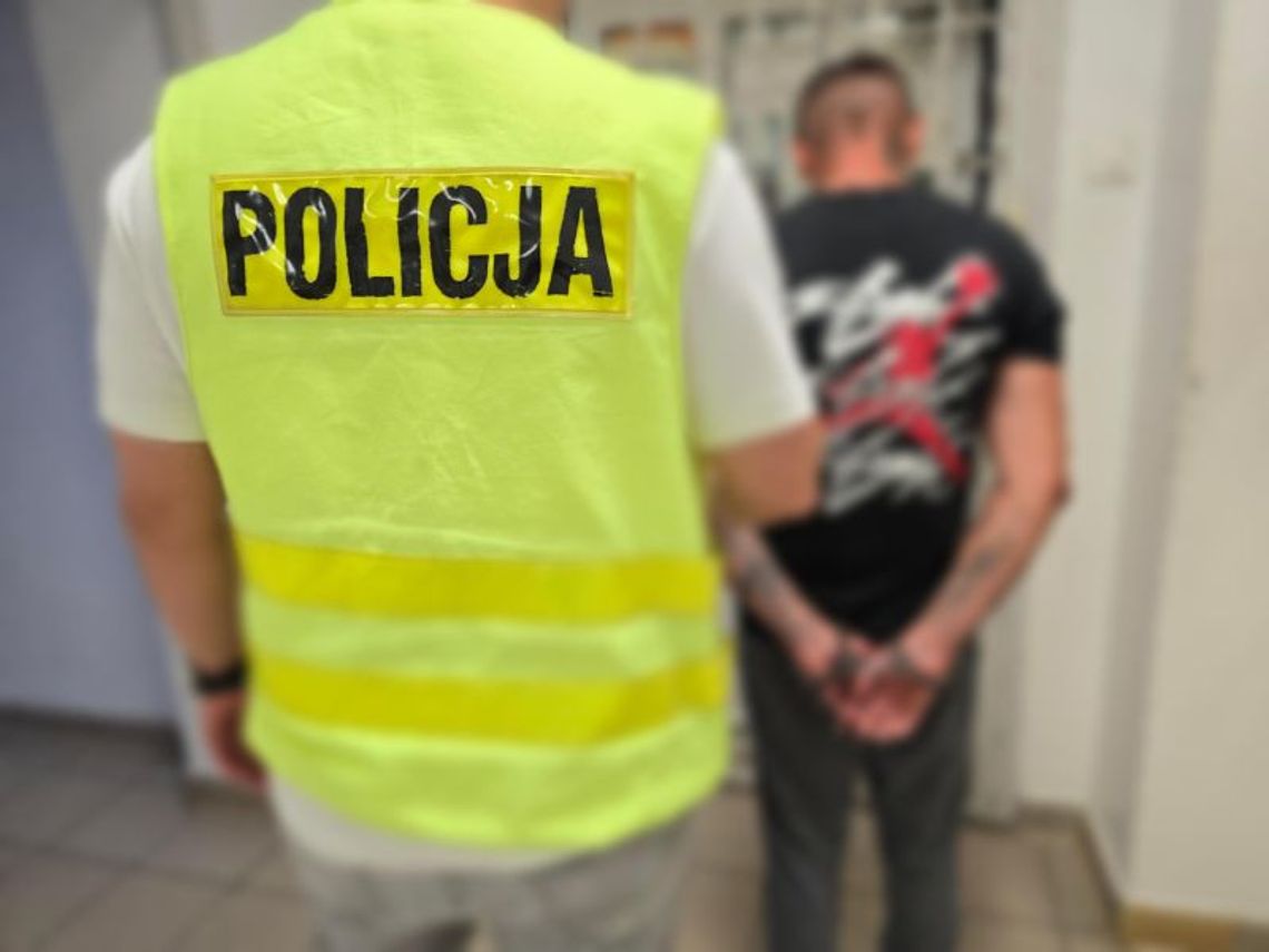 39-latek groził taksówkarzowi i zmuszał go do jazdy. Został zatrzymany dzięki czujności kasjerki 39-latek groził taksówkarzowi i zmuszał go do jazdy. Został zatrzymany dzięki czujności kasjerki