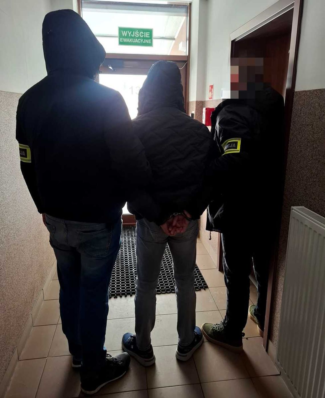 39-latek włamał się do sklepu i narobił strat na 60 tysięcy. Grozi mu nawet 15 lat więzienia