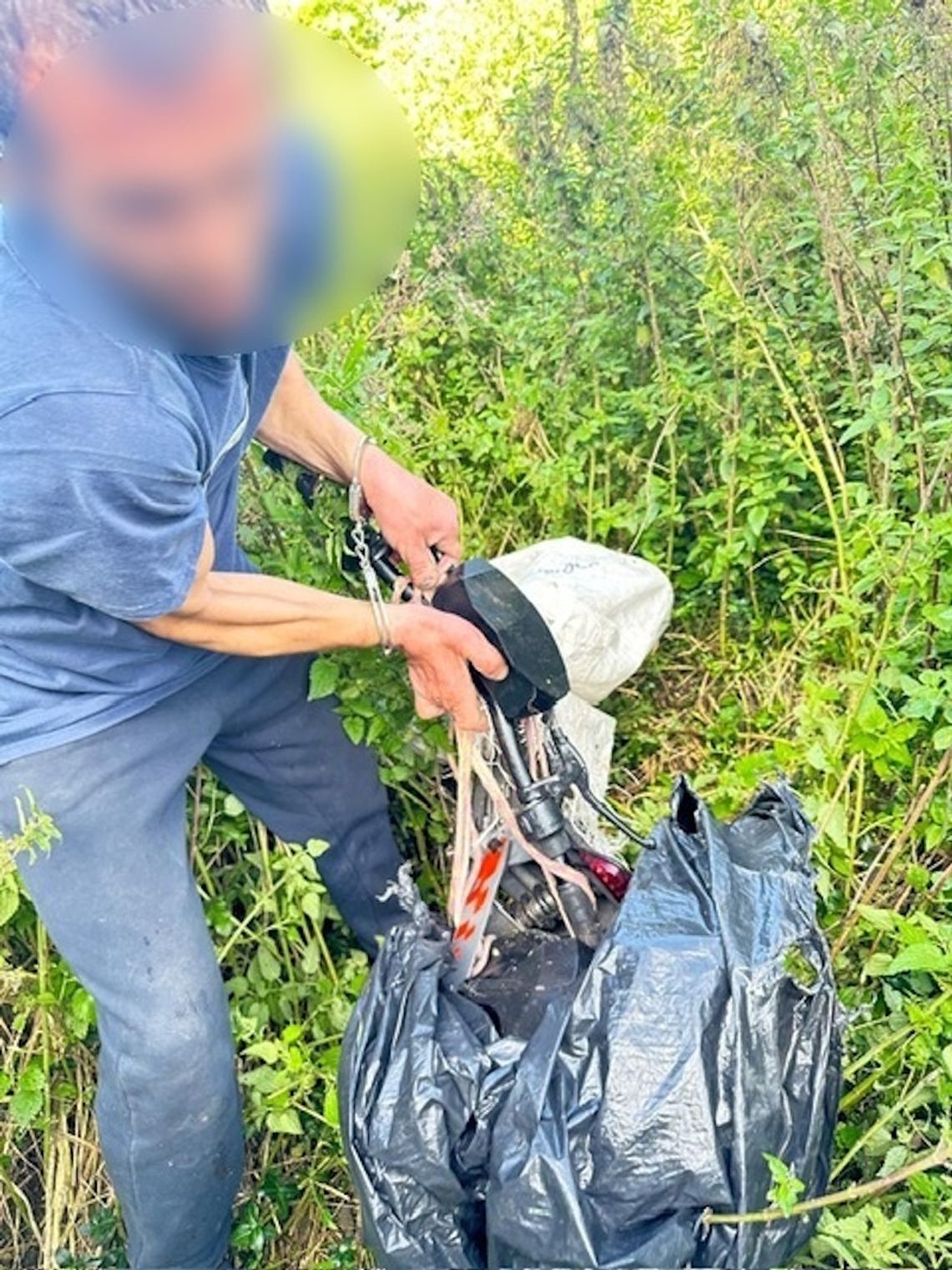 40-latek ukradł hulajnogę i nie uniknie konsekwencji. Zostanie deportowany z Polski 40-latek ukradł hulajnogę i nie uniknie konsekwencji. Zostanie deportowany z Polski