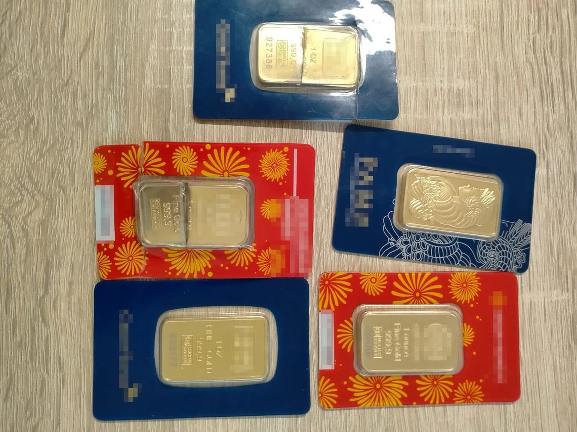 40-latek uwierzył, że znalazł w internecie tanie złoto i zamówił kilka sztabek. Dostał bezwartościowe podróbki 40-latek uwierzył, że znalazł w internecie tanie złoto i zamówił kilka sztabek. Dostał bezwartościowe podróbki