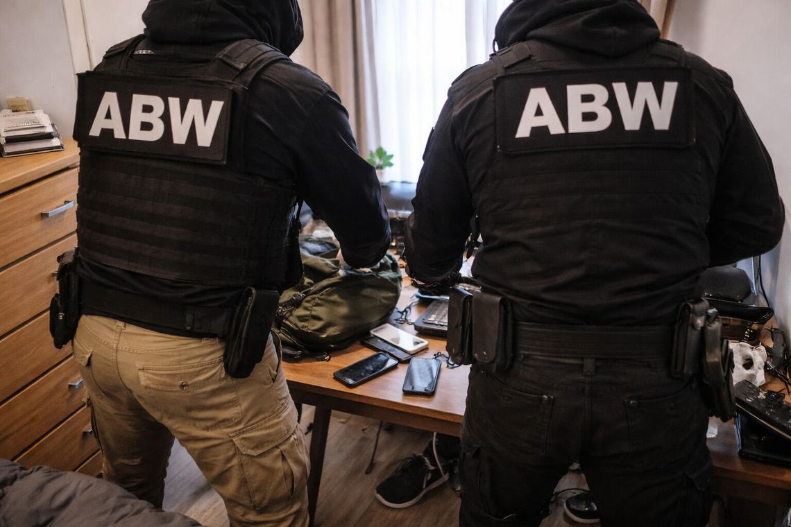 40-letni mężczyzna podejrzany o szpiegostwo. Miał przekazywać materiały obcemu wywiadowi