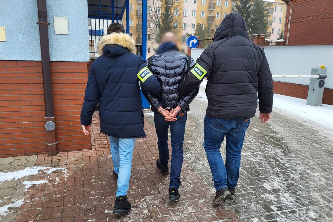 42-latek chował w altance ponad 31 kilogramów różnych narkotyków. Policjanci odkryli jego magazyn