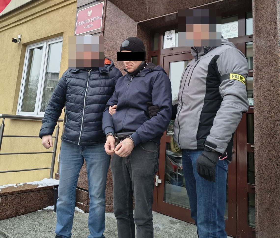 44-latek znalazł sposób na życie i płacił w sklepach pieniędzmi dla dzieci. Może iść siedzieć na 10 lat