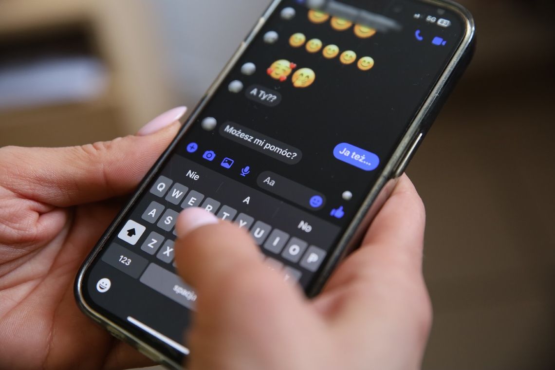 46-latka uwierzyła, że wzięła ślub online z facetem poznanym w sieci. Przelała mu sto tysięcy euro