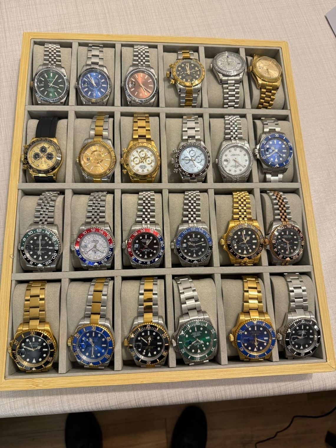 48-latek handlował w sieci podrabianymi zegarkami. Straty producentów sięgają dwóch milionów złotych