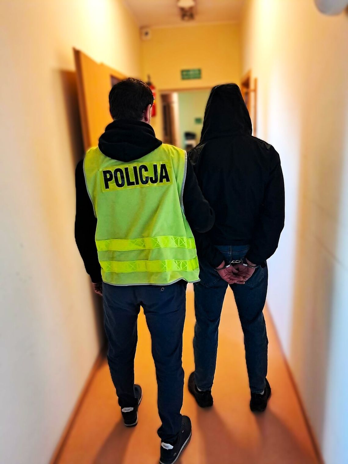 55-latka straciła 26 tysięcy złotych. Policja zatrzymała 17-letniego oszusta