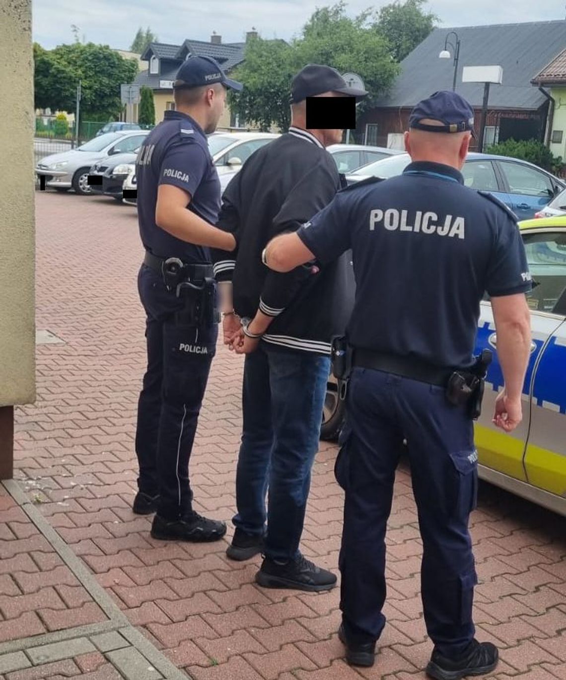 59-latek aresztowany za narkotyki. Policjanci przejęli 2500 porcji amfetaminy i sporo gotówki