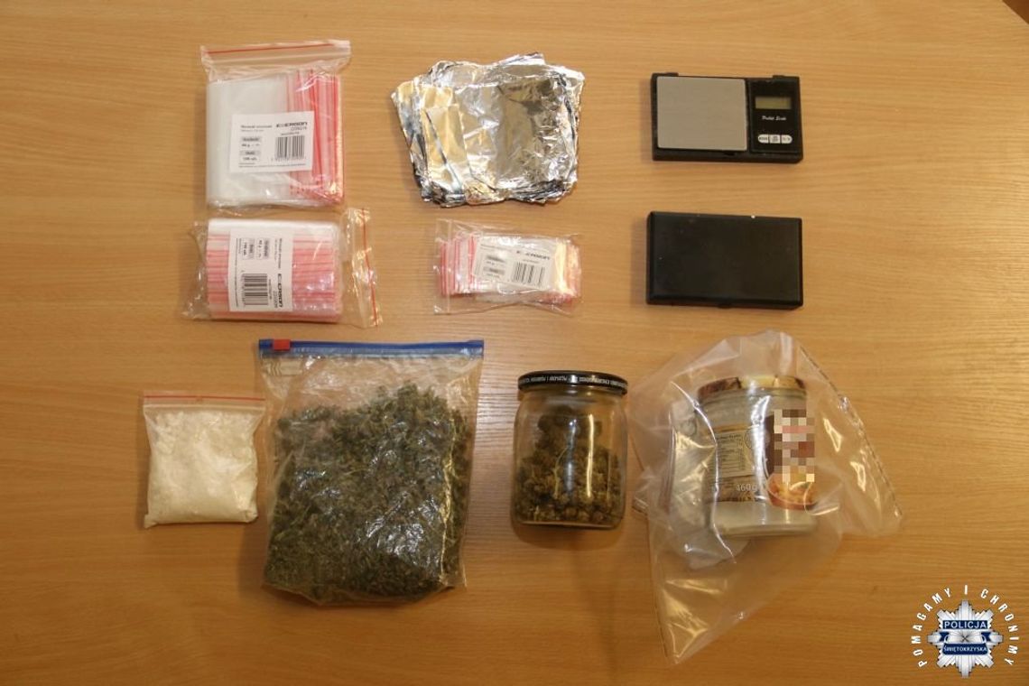 61-latek mroził narkotyki w opakowaniu po pierogach. Za znaczną ilość grozi mu 10 lat