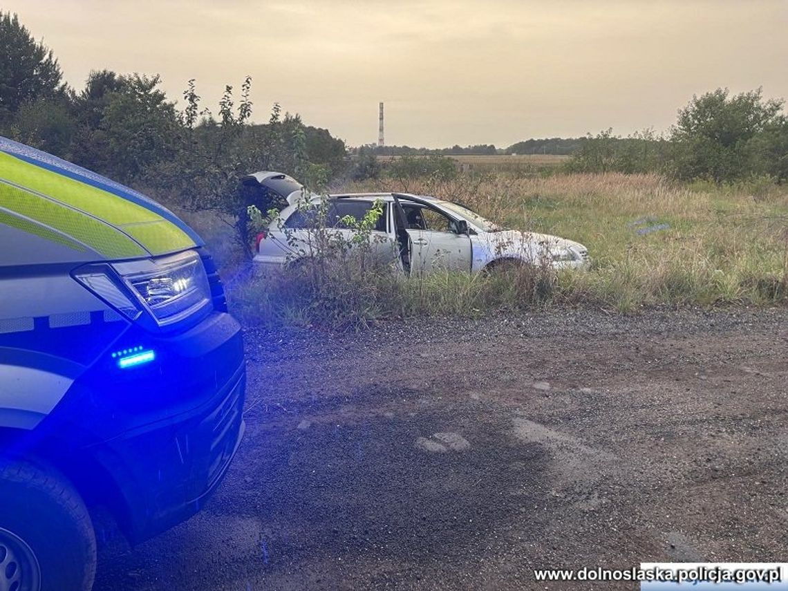 66-latek bez powodu zaczął uciekać policji. Po wylądowaniu w rowie tłumaczył, że nie wie, co w niego wstąpiło
