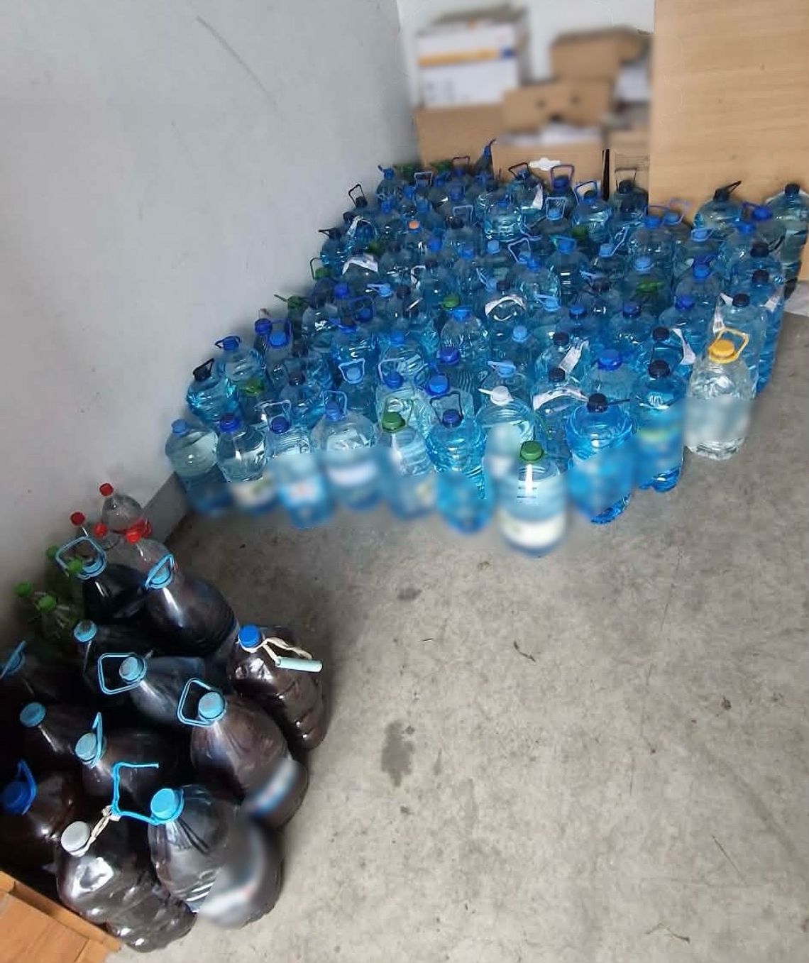 70-latek prowadził domową gorzelnię. Policja przejęła ponad 600 litrów bimbru 70-latek prowadził domową gorzelnię. Policja przejęła ponad 600 litrów bimbru