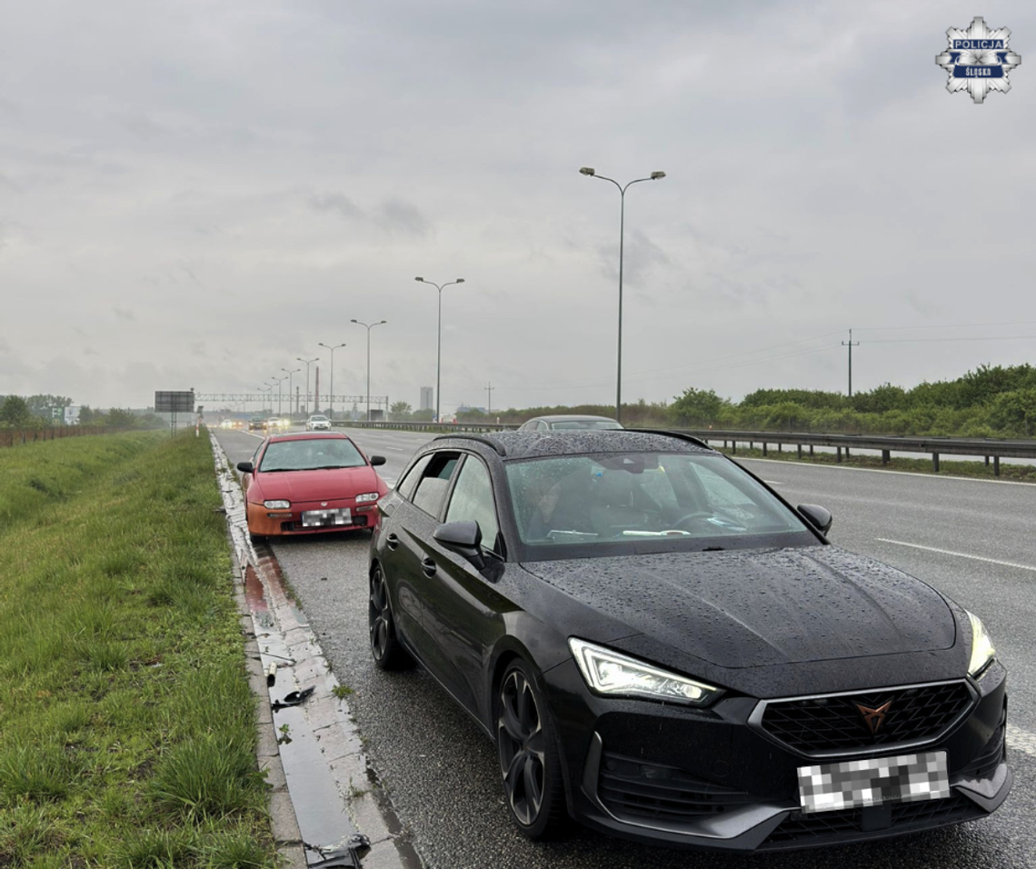 Chcieli zatrzymać zdezelowaną mazdę na autostradzie, ale kierowca zaczął uciekać. Miał zakaz do 2030