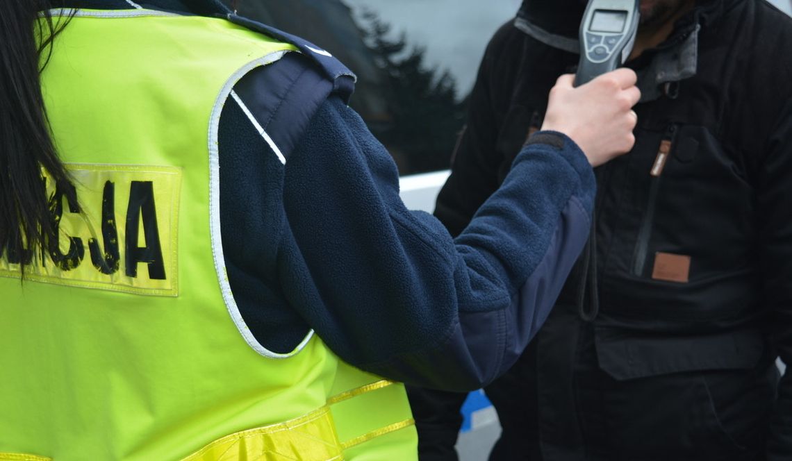 72-latek odjechał z warsztatu autem mechanika. Gdy go znaleźli wydmuchał ponad promil