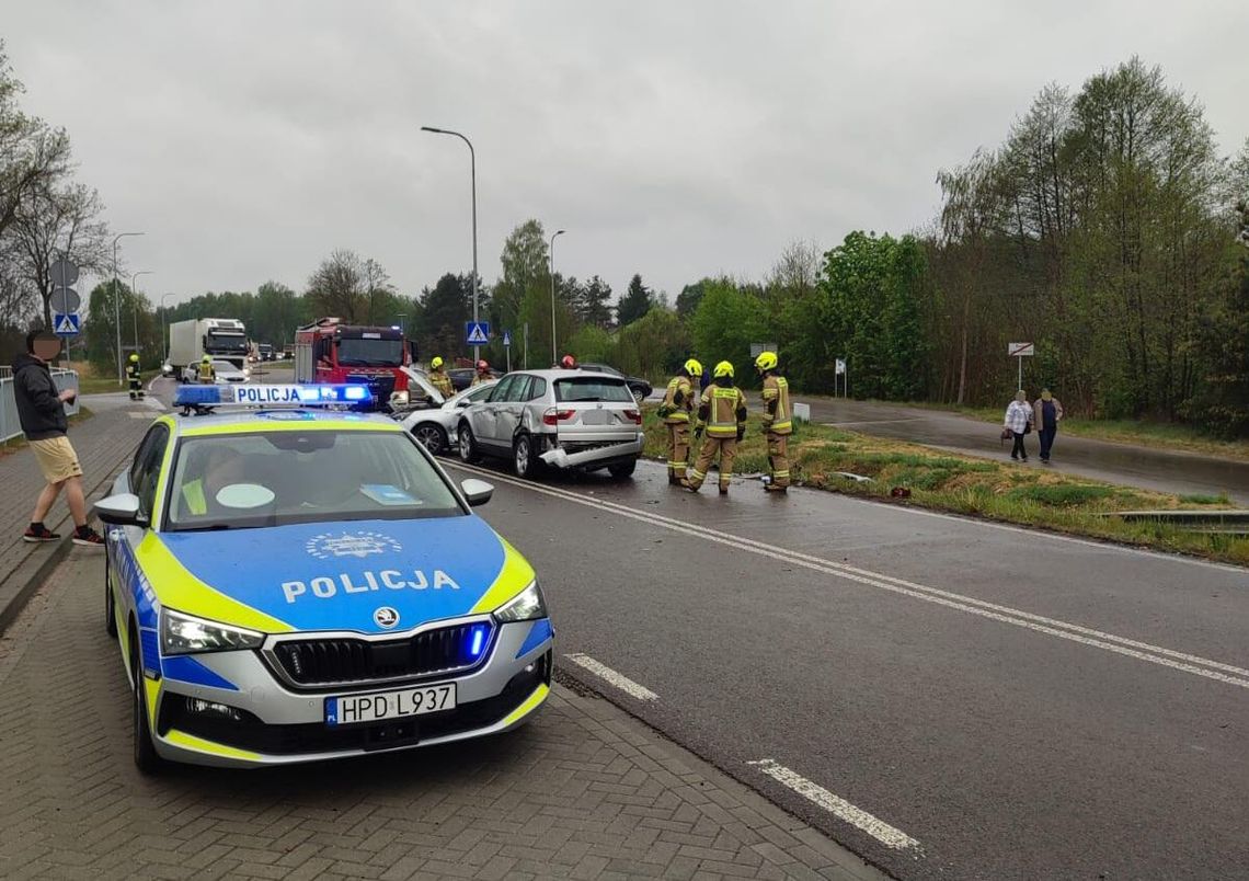 72-letni kierowca BMW spowodował karambol z udziałem sześciu aut. Wystarczyła chwila nieuwagi