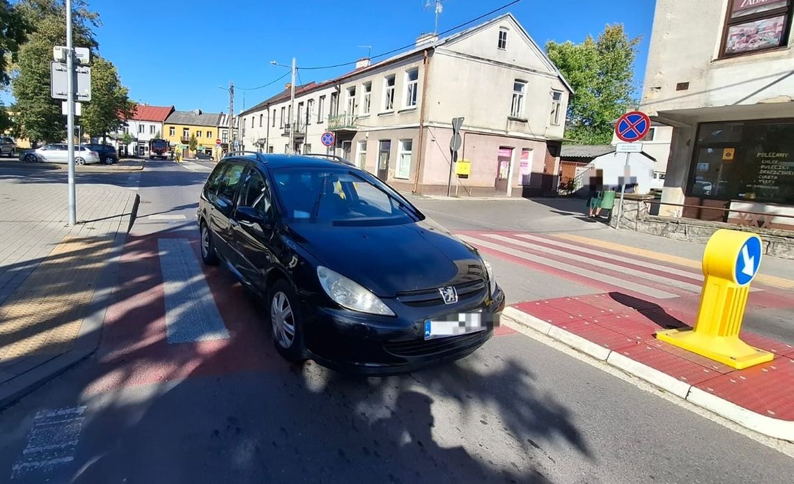 73-latka potrąciła 87-latkę przechodzącą przez pasy. Ranna kobieta trafiła do szpitala