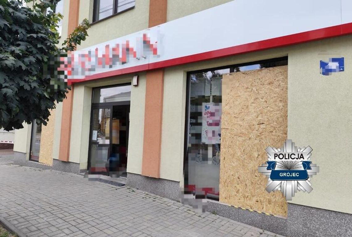 75-latek wściekł się, bo wysiadł na złej stacji. Szedł przez miasto i wybijał szyby